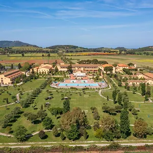 Kompleks wypoczynkowy Poggio All'agnello Sport & Family Holidays